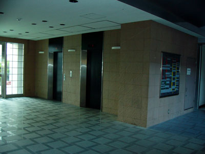 1Fエレベータホール